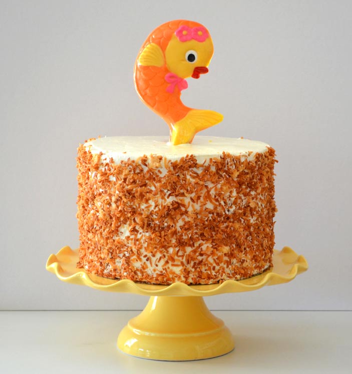Dancing Goldfish Cake – Cake & Cupboard